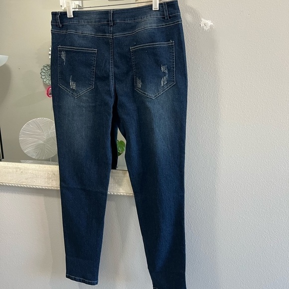 CG Women’s NEW Distressed stretch Jeans Size 16 - Picture 5 of 13